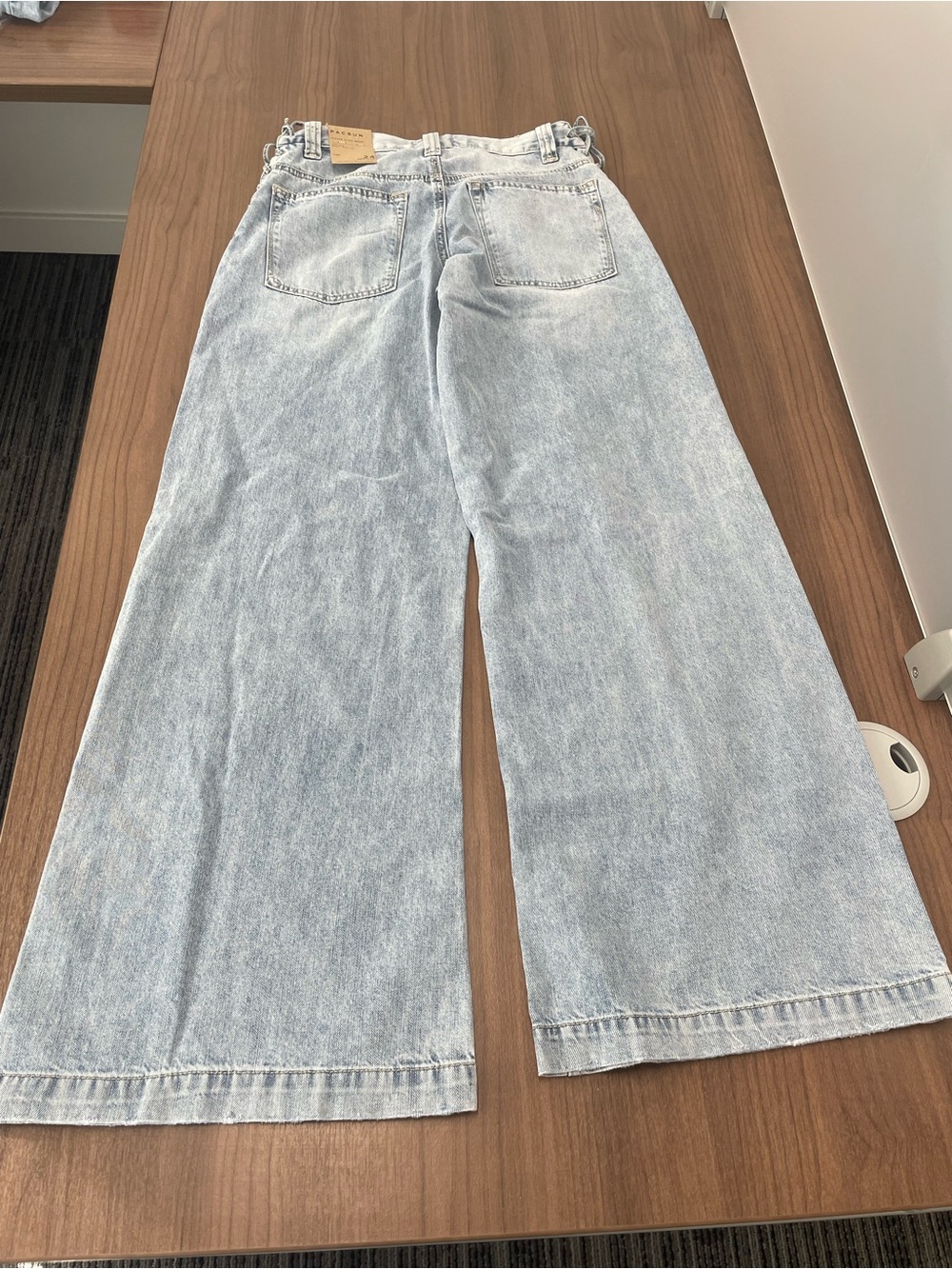 NWT PacSun Women’s Light Wash Wide Leg Jeans with Side Lace-Up Detail size 24 - Picture 8 of 9